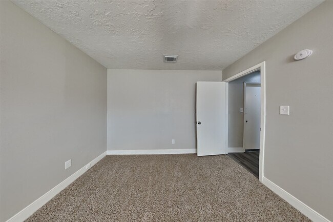 Building Photo - 11615 Bonaparte Dr