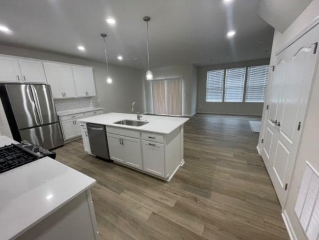 Building Photo - 104 Addison Cir
