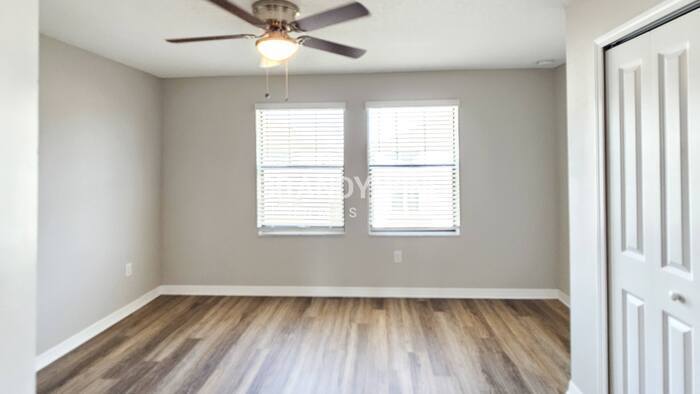 Building Photo - 5572 Mercado Dr