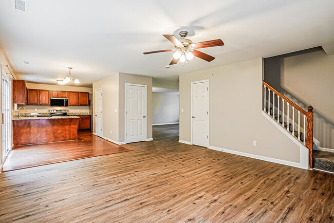 Building Photo - 676 Yorkshire Dr