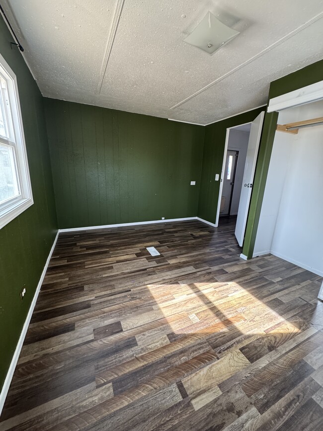 Building Photo - 514 E St