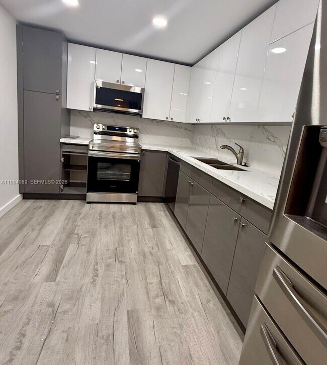 Building Photo - 1890 S Ocean Dr