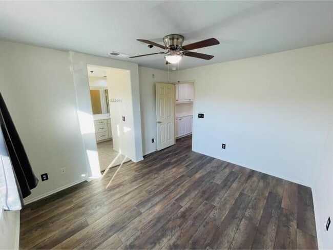 Building Photo - 33590 Willow Haven Ln