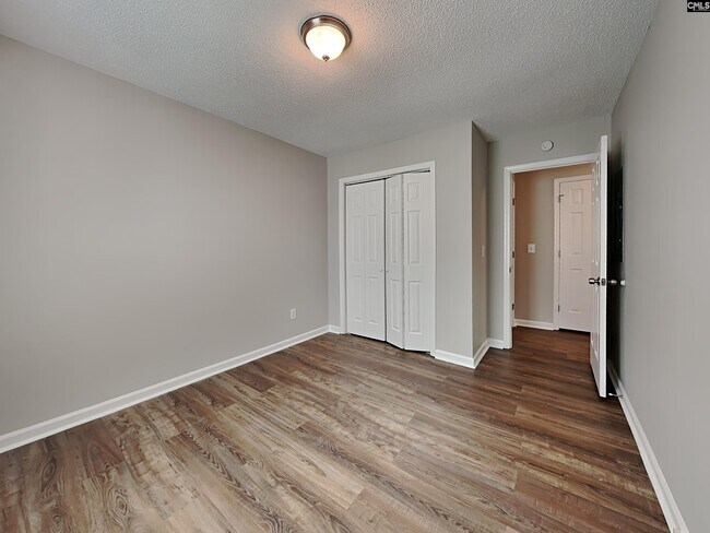 Building Photo - 38 Coachmen Ct