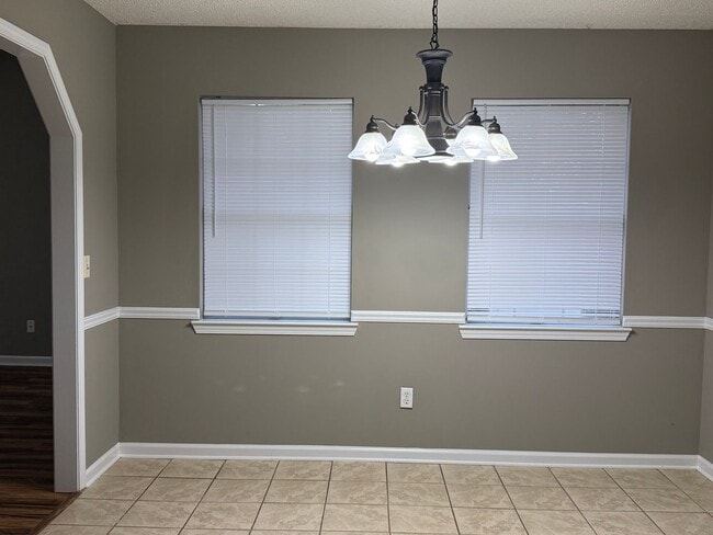 Building Photo - 304 Natchez Rd