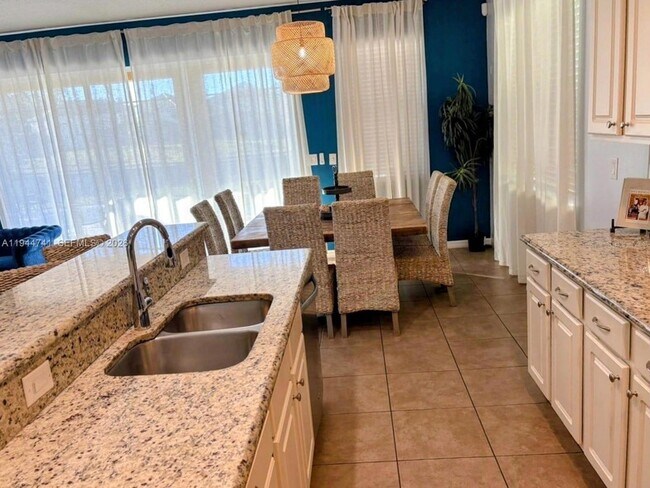 Building Photo - 4445 Shiva Loop