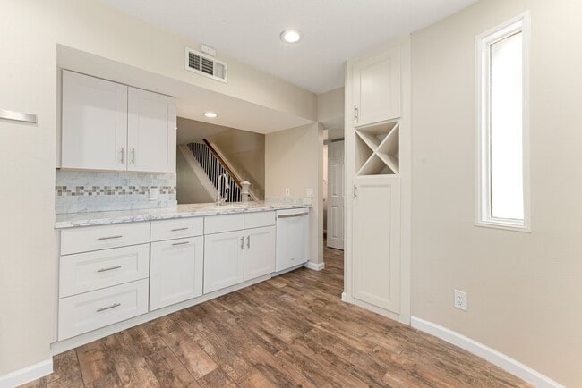 Building Photo - 6453 Bayou Glen Rd