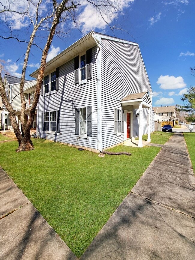 Building Photo - 3870 Gateview Pl