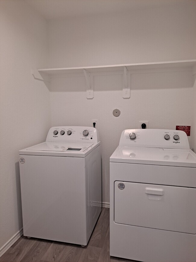 Building Photo - 24058 Kentwood Springs Dr