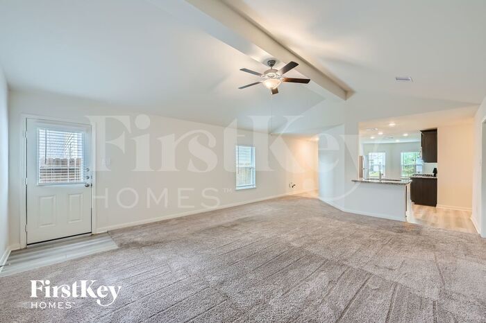 Building Photo - 26615 Ezemily Dr