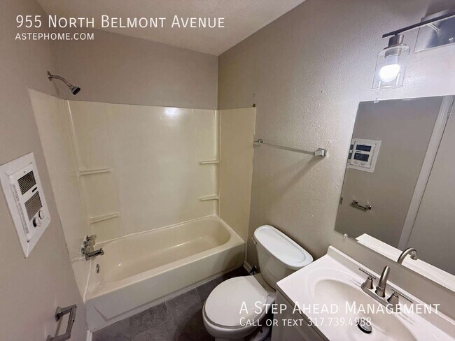 Building Photo - 955 N Belmont Ave