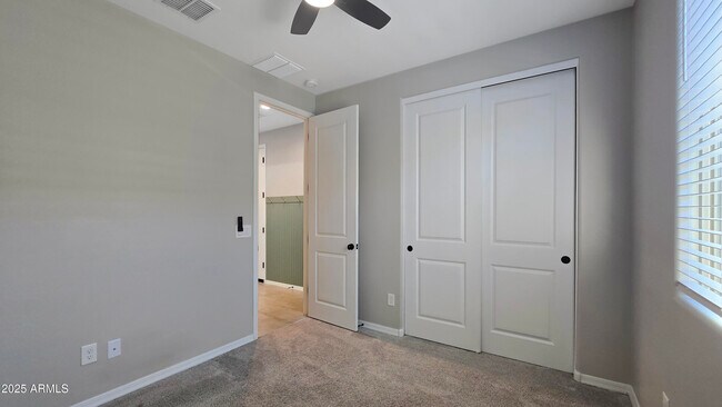 Building Photo - 18418 W Sunbelt Dr