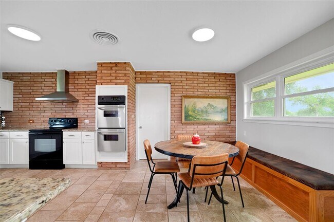 Building Photo - 520 Double Eagle Rnch Dr