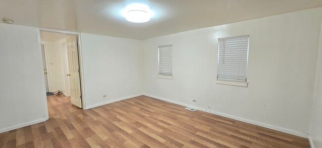 Building Photo - 3021 S Broad St