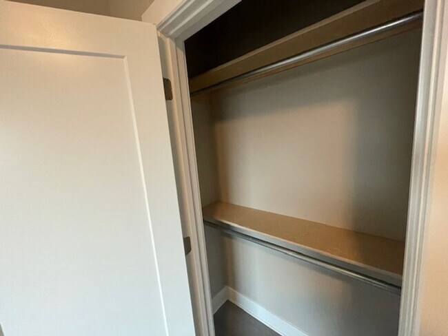 Building Photo - 9208/10 E Wassall