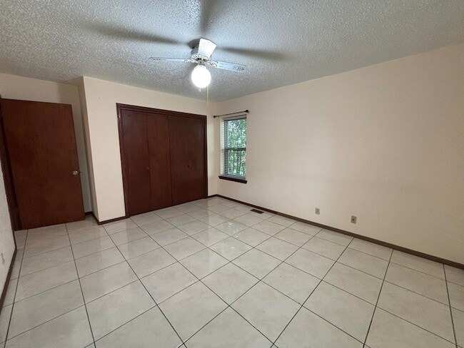 Building Photo - 1417 Matthew Dr