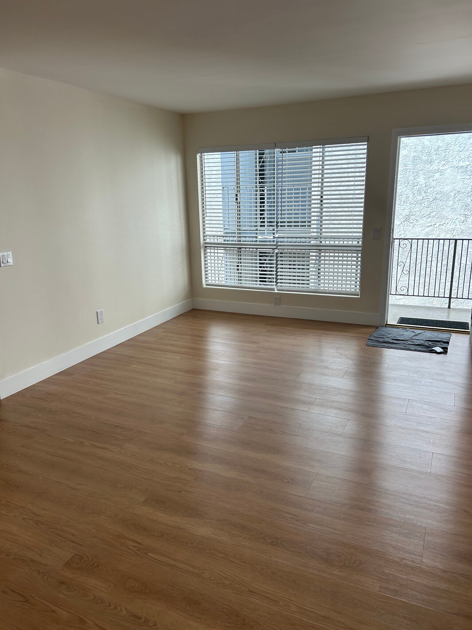 Living room - 1137 12th St
