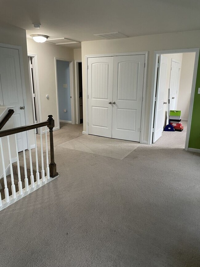 Building Photo - 2913 Seven Kings Ct