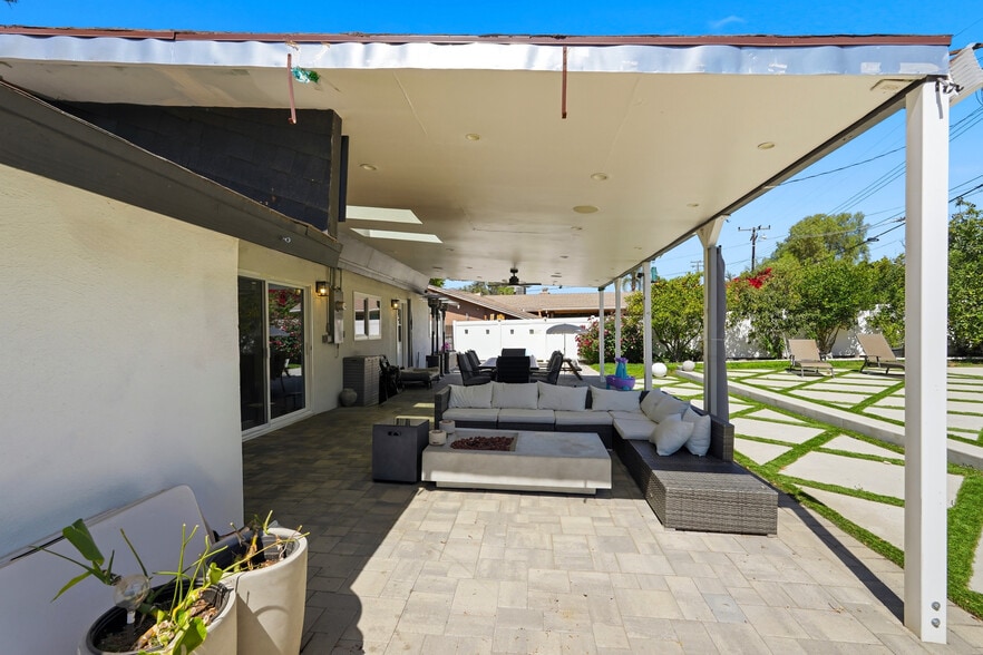 Building Photo - 4563 Hempstead St