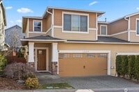 Building Photo - 3BD/2.5BTH Modern Townhouse in Greekbrooke...