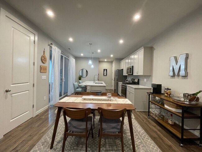 Building Photo - Hillsboro 3 Bed 2.5 Bath Townhome in Reeds Crossing ~ Includes A/C, 2 Car Garage w/ Level 2 Charg...