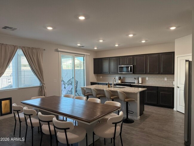 Building Photo - 18140 W Daley Ln