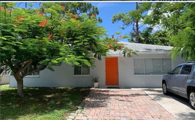 Primary Photo - 5237 Warren St