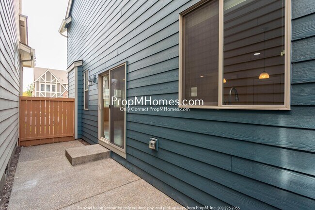 Building Photo - 16825 SW Romeo Terrace