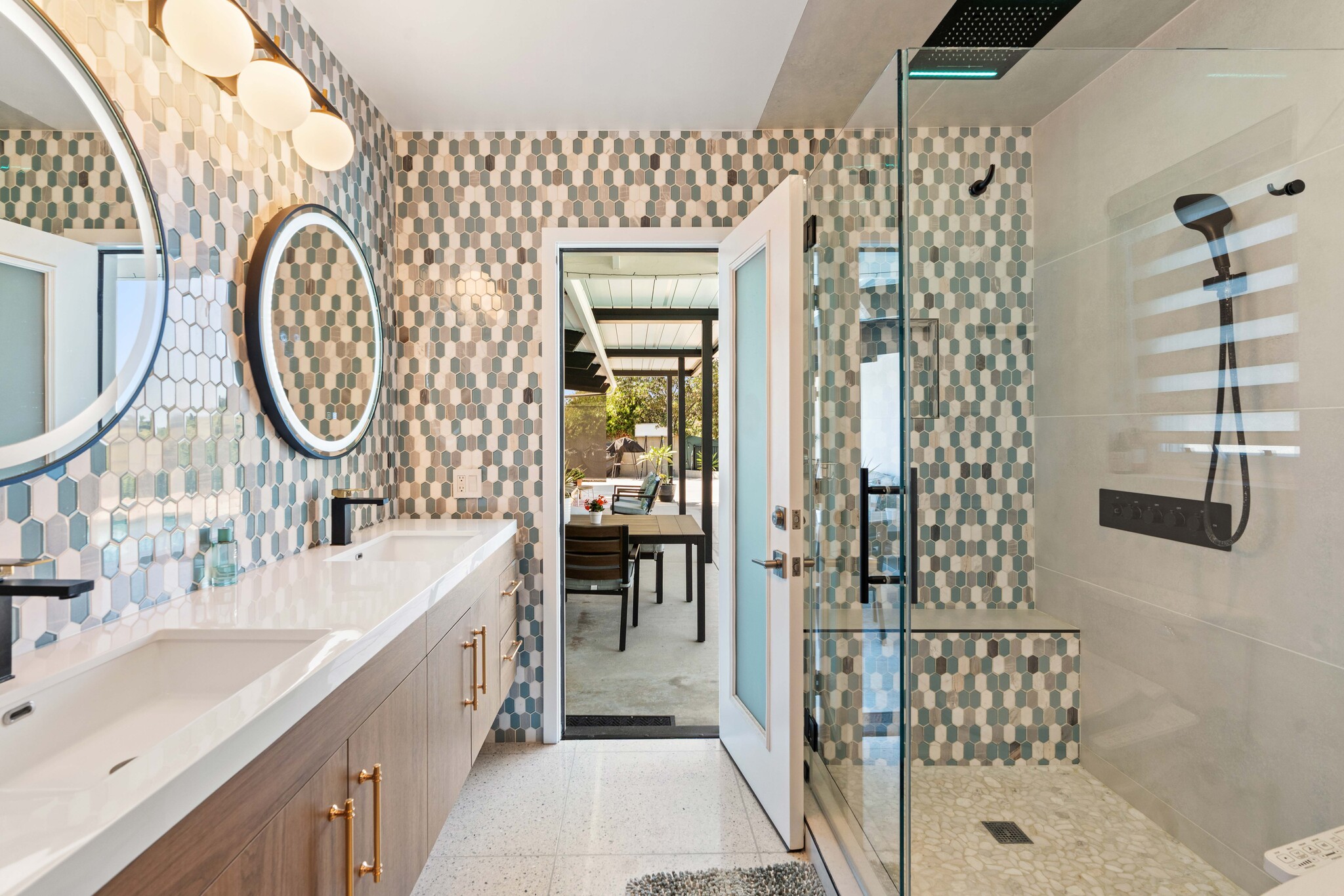 Building Photo - 10405 Ditson St