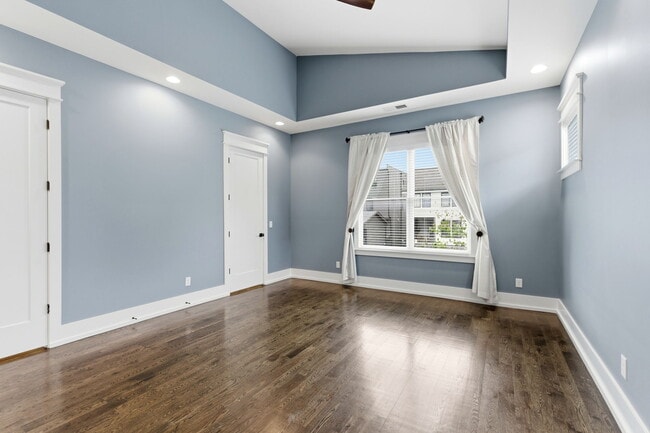 Building Photo - 1708B 15th Ave S