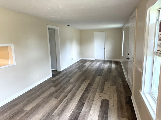 Building Photo - Beautifully Remodeled Zephyrhills 3BR/2BA ...