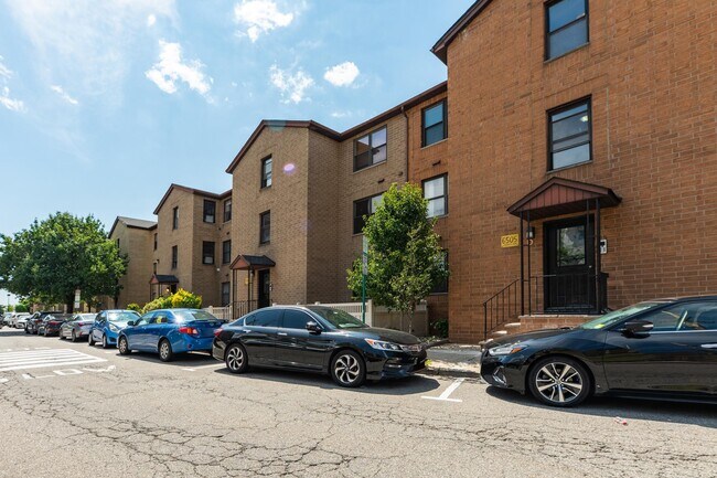 Building Photo - 6501 Liberty Ave