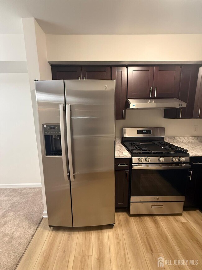 Building Photo - 1217 Waterford Dr