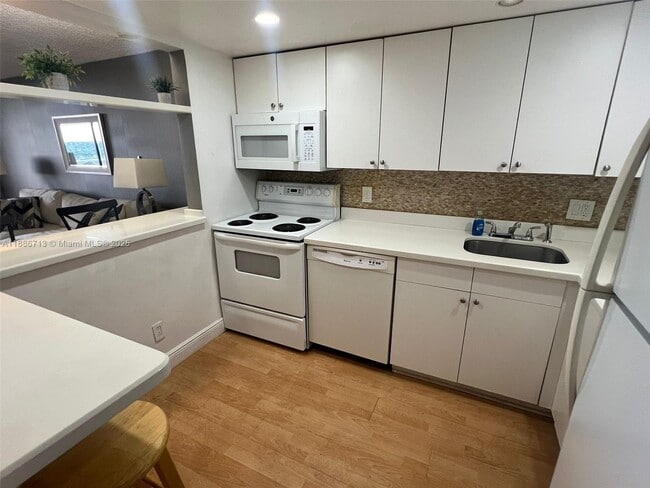 Building Photo - 13499 Biscayne Blvd
