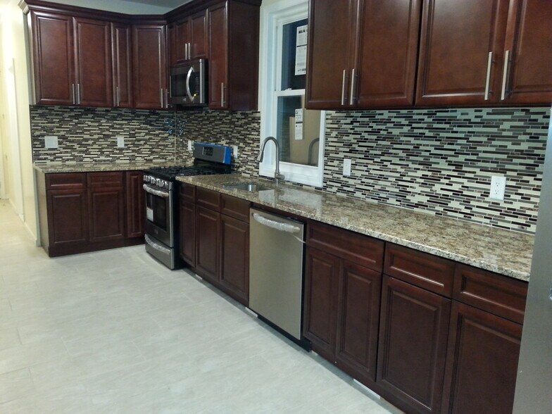 kitchen 3 - 17 W 34th St