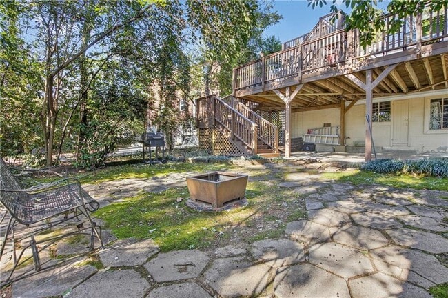 Building Photo - 613 Pelham Rd NE