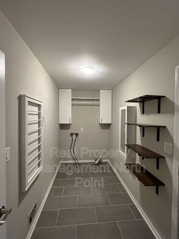 Building Photo - 3434 Palace Ct