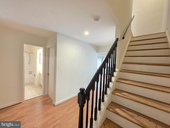 Building Photo - 5814 Tudor Ln