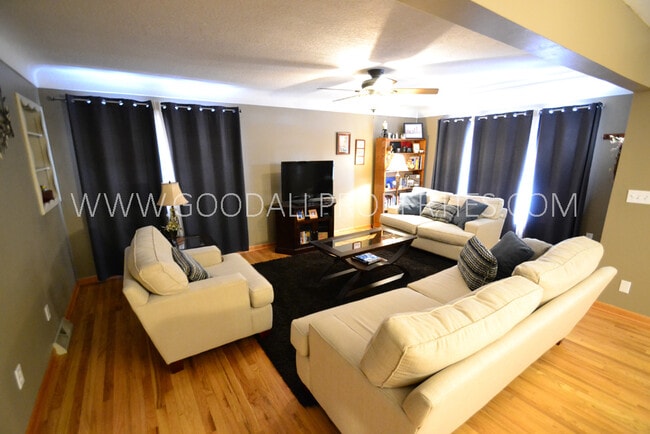 Building Photo - 3 Bedroom Ranch in Urbandale