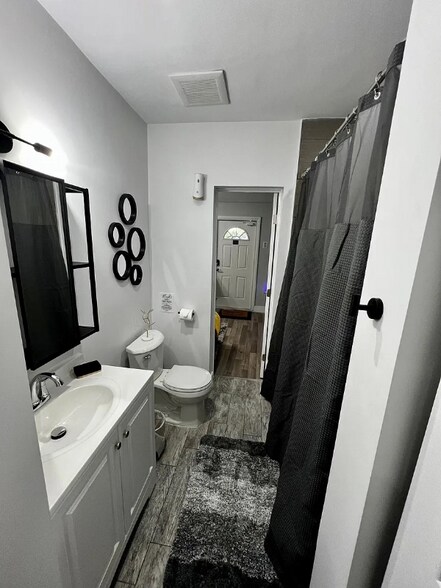 Building Photo - 780 NW 141st St