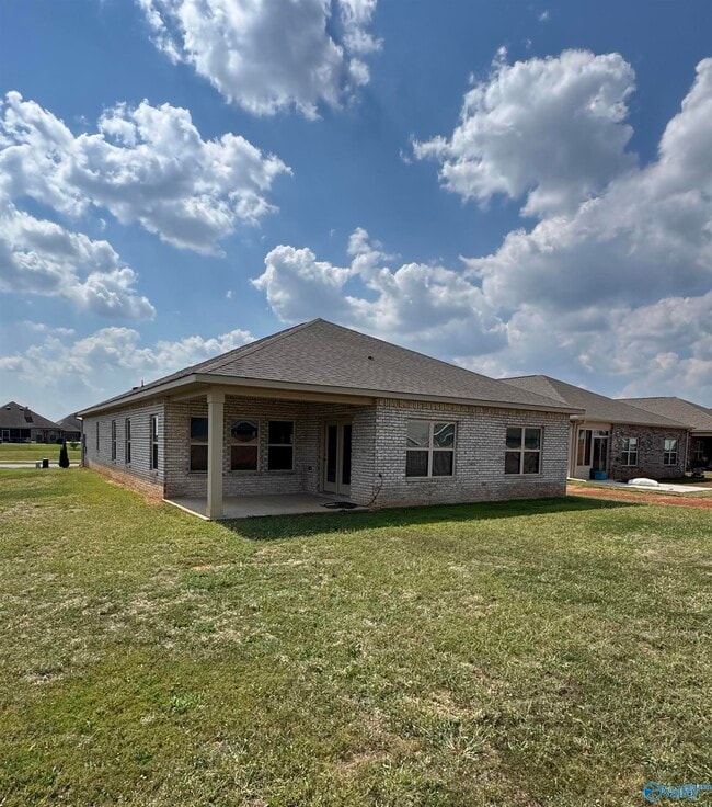 Building Photo - 17007 Carriage Sta Dr