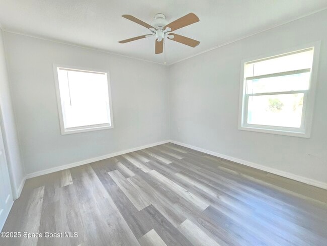 Building Photo - 484 Poinciana Dr