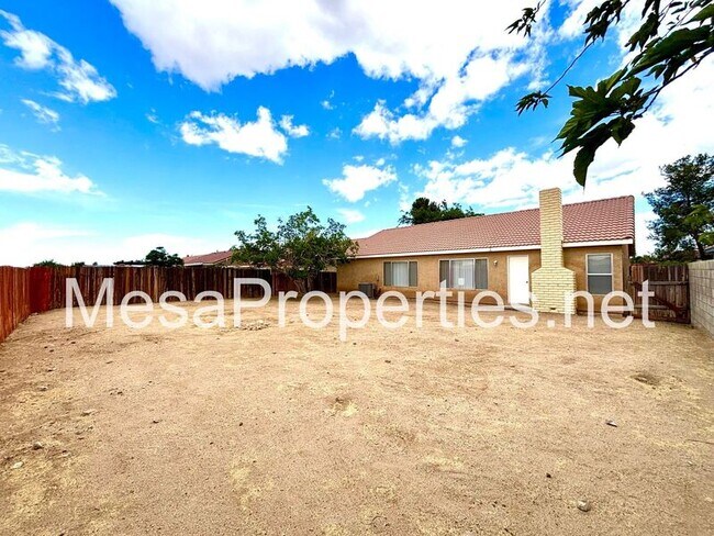 Building Photo - 10850 Villa St
