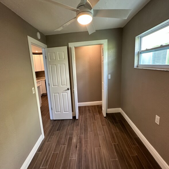 Building Photo - 730 182nd Ave E