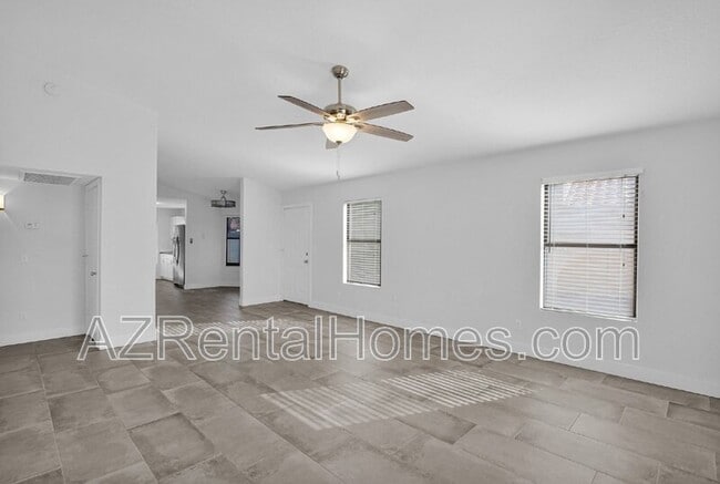 Building Photo - 3841 E Bighorn Ave