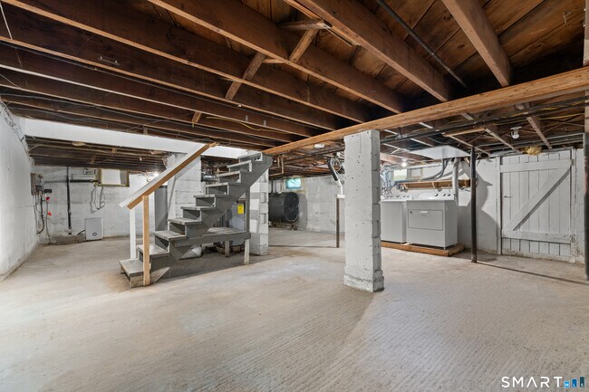 Building Photo - 298 Roseville Terrace