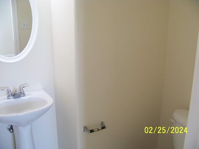 Building Photo - 440 Blackman Tr