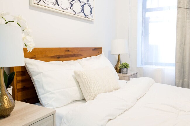 Building Photo - 1435 2nd Ave