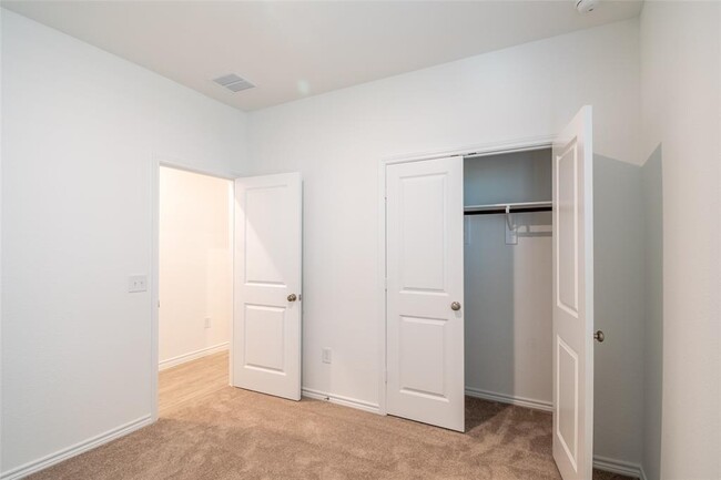 Building Photo - 15076 Rustic Moon Rd