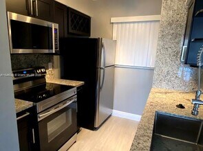 Building Photo - 2850 N Oakland Forest Dr